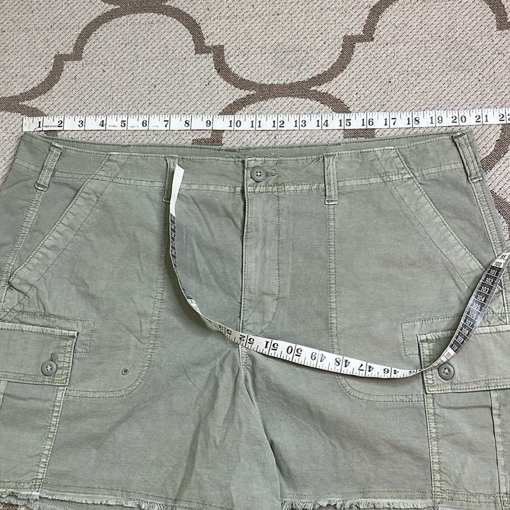 American Eagle Outfitters 90’s boyfriend short Cargo Shorts Relaxed Fit, Size 18 - Picture 6 of 17